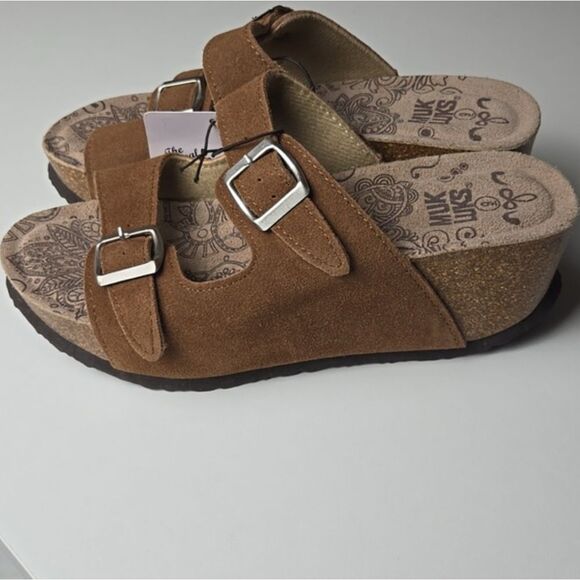 Muk Luks Averi Wedge Buckle Cow Suede Chunky Silver Sandal Size 9 western - Picture 2 of 11